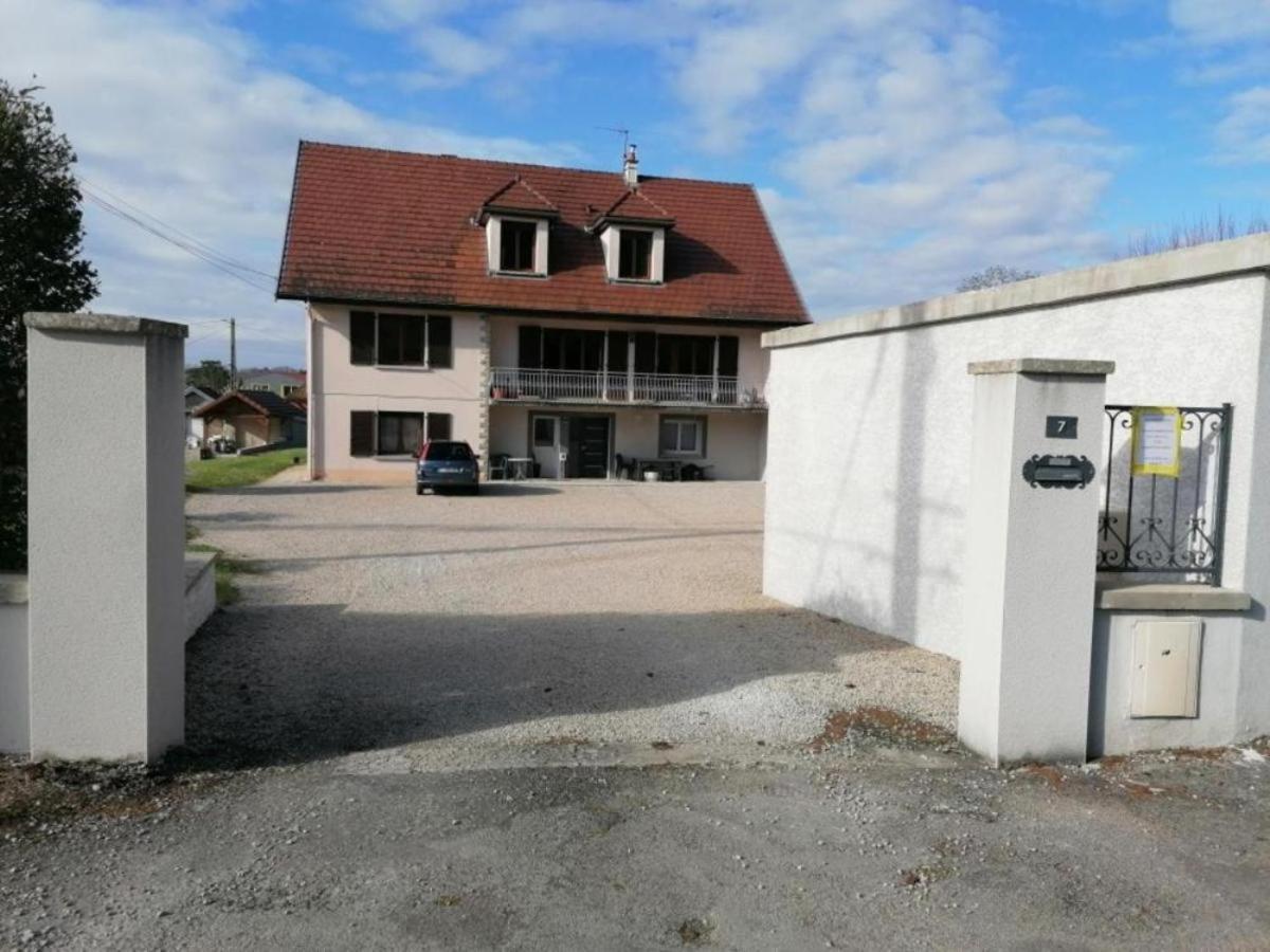 Chambre Et Table D'Hotes La Meule Poligny  Exterior photo